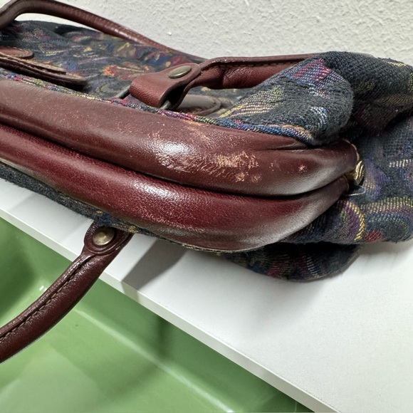 Vintage 1990 Liz Claiborne Floral Tapestry Handbag with Leather Accents - Picture 10 of 11